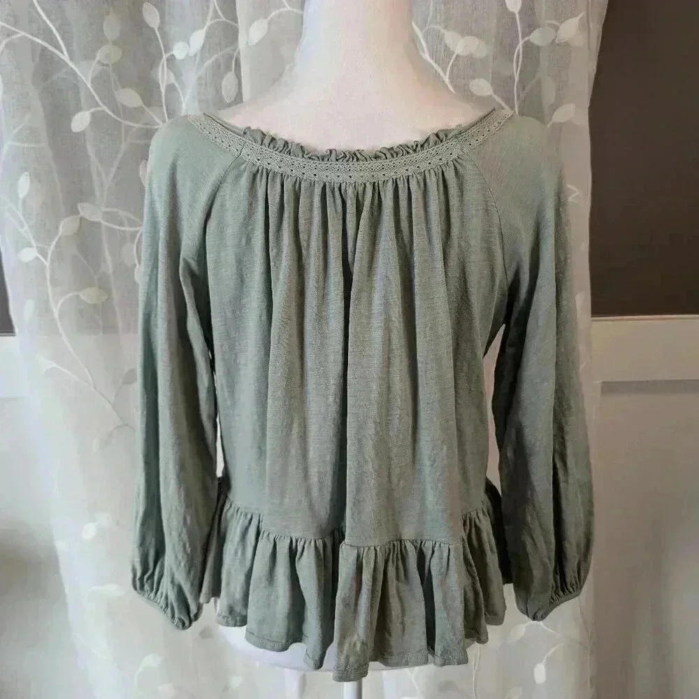 Hem & Thread Green Ruffle Blouse Small - Picture 4 of 5